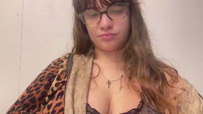 collegebigtits webcam model stream image