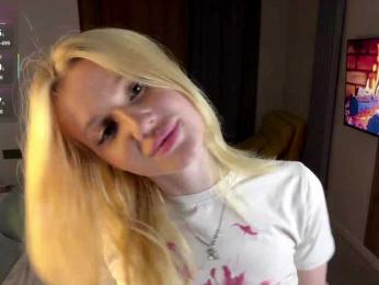 moonavelle webcam bongacams model stream image