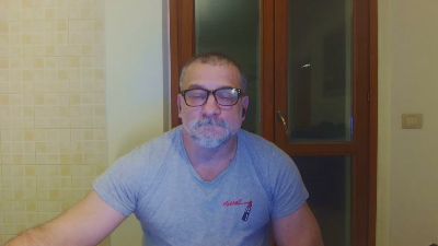 915051 webcam model stream image