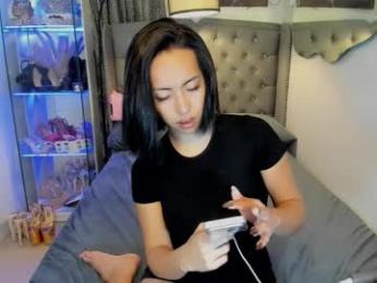 reighnempress webcam model stream image