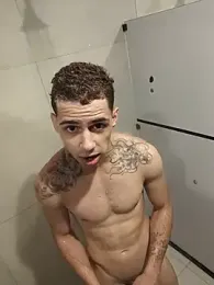 Darwim_ webcam model stream image