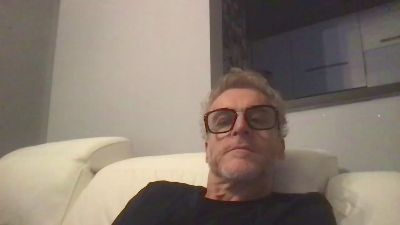 Axl_hot webcam model stream image