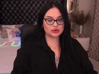 serahmirabeli webcam model stream image