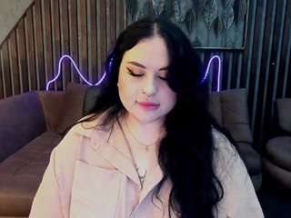 serahmirabeli webcam model stream image