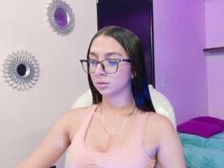 maeve-ds webcam camsoda model stream image