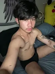 Asiantwunk webcam model stream image