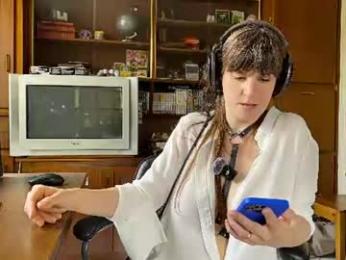 claire_moulin webcam model stream image