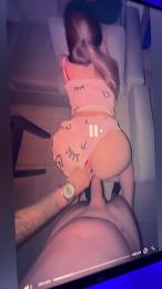 Reinacaliente webcam model stream image