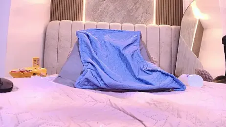 kata_hazel webcam model stream image