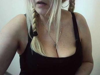 Multiply-orgazm webcam bongacams model stream image