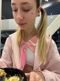 Lia__Love webcam model stream image