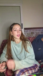 Quenomirees webcam model stream image