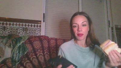 Quenomirees webcam model stream image