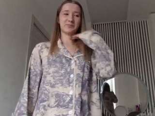 Превью haleysanmartin