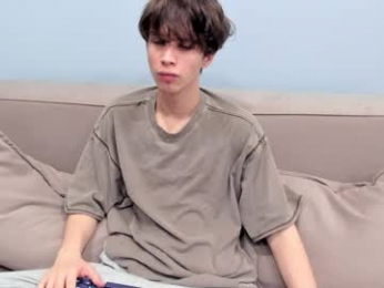 your_shy_guy webcam model stream image