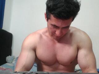 Edde Max webcam model stream image