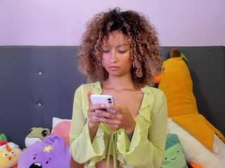 harmonyhill webcam model stream image