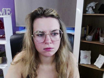 Soft-Zoey webcam model stream image