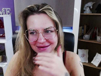 Soft-Zoey webcam model stream image