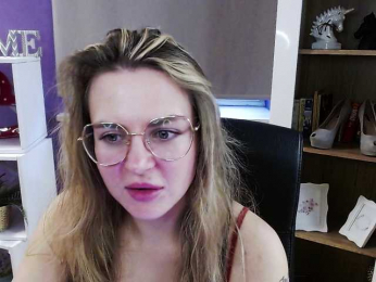 Soft-Zoey webcam model stream image
