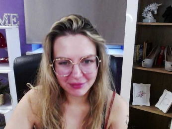Soft-Zoey webcam model stream image