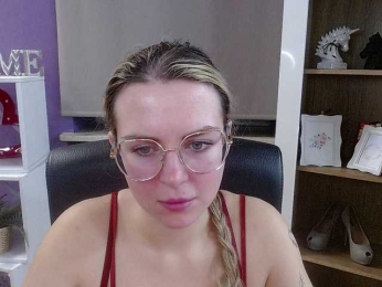 Soft-Zoey webcam model stream image