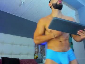 yiyo10_ webcam model stream image