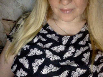 BlondyVio webcam model stream image