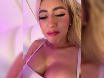 LucyRouse webcam model stream image