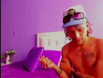 isaac_winter_ webcam model stream image