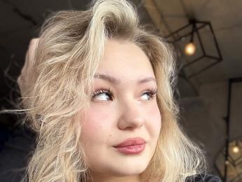 LavernaMonnot webcam model stream image