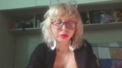 Milfladymanya webcam model stream image