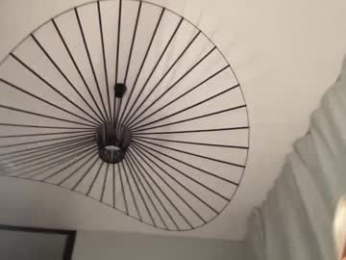 mother__of__dragons webcam model stream image