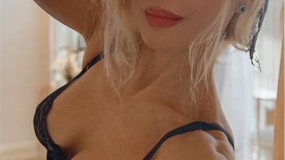 Sienna webcam model stream image