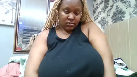 Thasha8 webcam model stream image