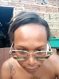 Sraveneno webcam model stream image