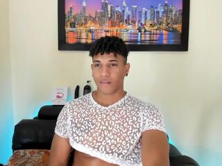 Yoxi Martinez webcam model stream image