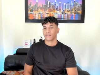 Yoxi Martinez webcam model stream image