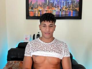 Yoxi Martinez webcam flirt4free model stream image