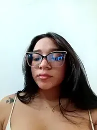 -VICKKY webcam model stream image