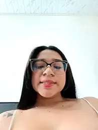 -VICKKY webcam model stream image