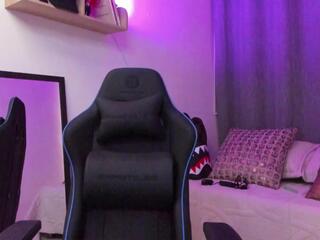 Ashton Hils webcam model stream image