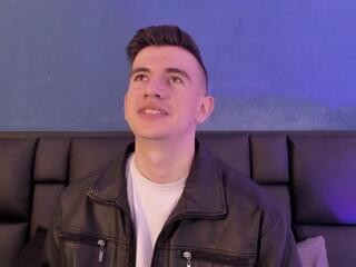 Mikael Slow webcam model stream image