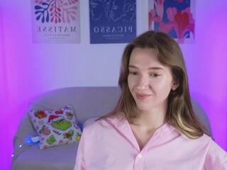 Lily Hartwell webcam model stream image