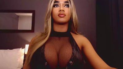 DominantLatina webcam model stream image