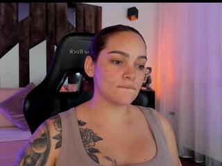 Valentine White webcam model stream image