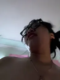 Leeeeiu webcam stripchat model stream image