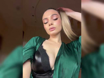 obsessed webcam bongacams model stream image