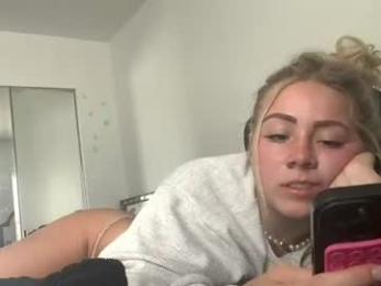 athenadawn webcam model stream image