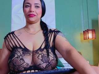 slutty-hugetits webcam model stream image